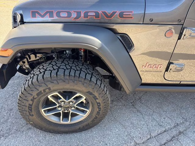 2026 Crystal Metallic Jeep Gladiator Mojave 4X4 Truck