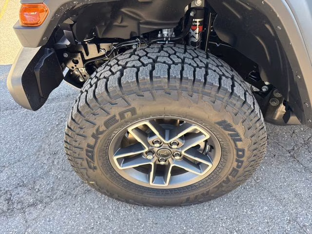 2026 Crystal Metallic Jeep Gladiator Mojave 4X4 Truck