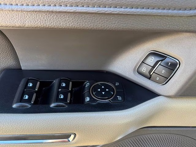 2019 Ingot Silver Ford Expedition XLT 4X4 SUV