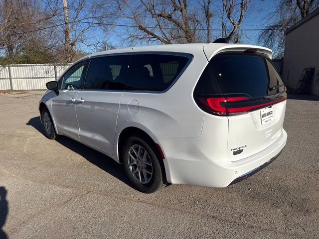 2026 Bright White Clearcoat Chrysler Pacifica Select FWD Van