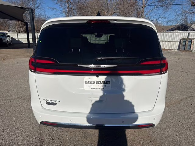 2026 Bright White Clearcoat Chrysler Pacifica Select FWD Van