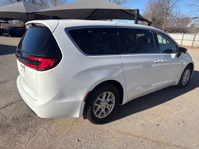 2026 Bright White Clearcoat Chrysler Pacifica Select FWD Van
