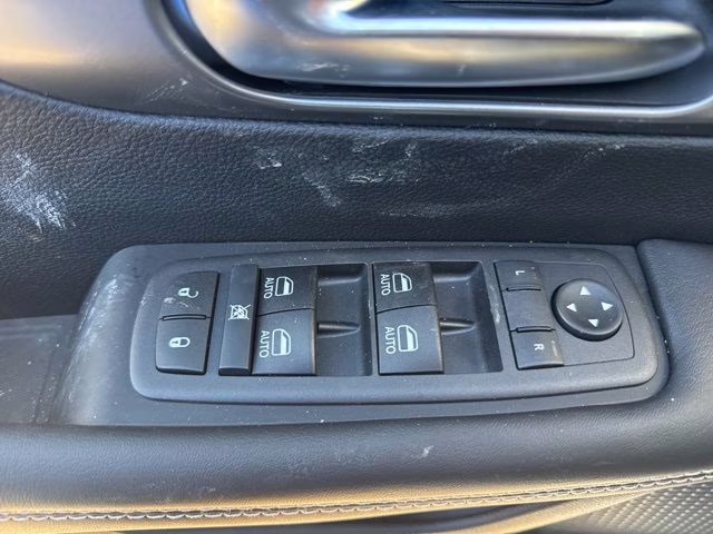 2026 Bright White Clearcoat Chrysler Pacifica Select FWD Van