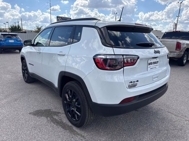 2026 Bright White Clearcoat Jeep Compass Latitude 4X4 SUV
