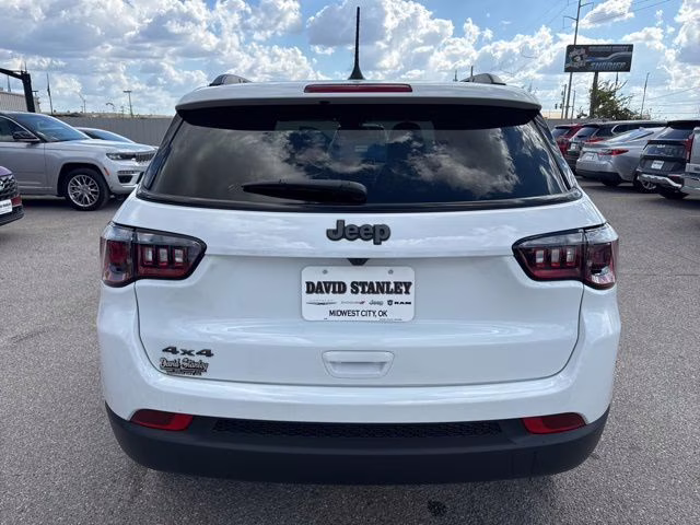 2026 Bright White Clearcoat Jeep Compass Latitude 4X4 SUV