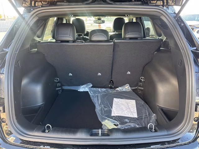 2026 Diamond Black Jeep Compass Latitude 4X4 SUV