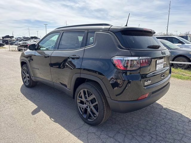 2026 Diamond Black Jeep Compass Latitude 4X4 SUV