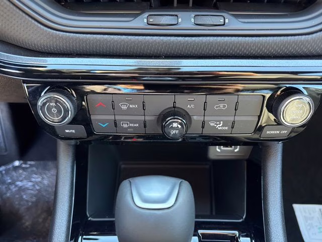 2026 Diamond Black Jeep Compass Latitude 4X4 SUV