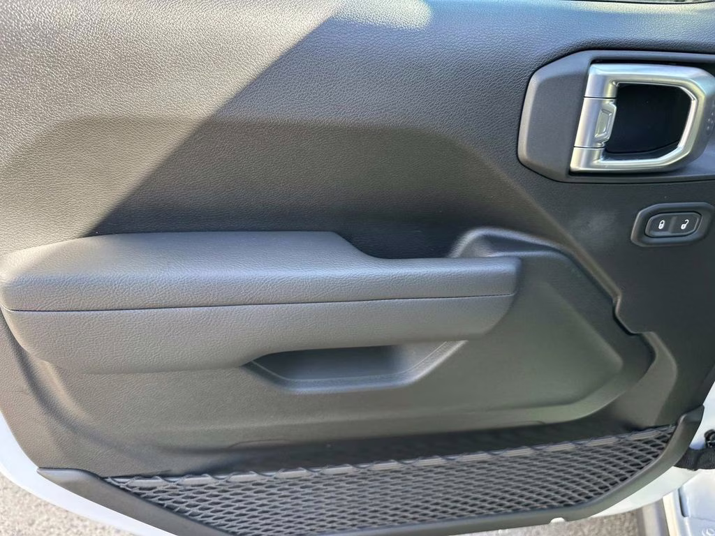 2026 Bright White Clearcoat Jeep Wrangler Willys 4X4 SUV