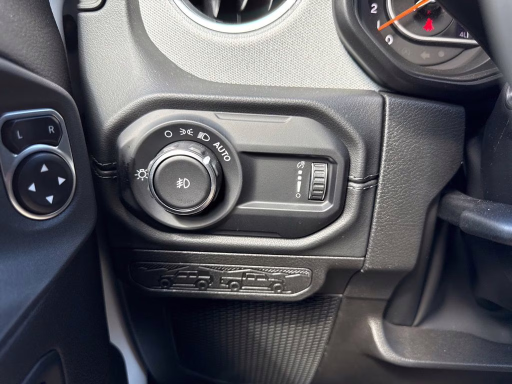 2024 Bright White Clearcoat Jeep Wrangler Sahara 4X4 SUV