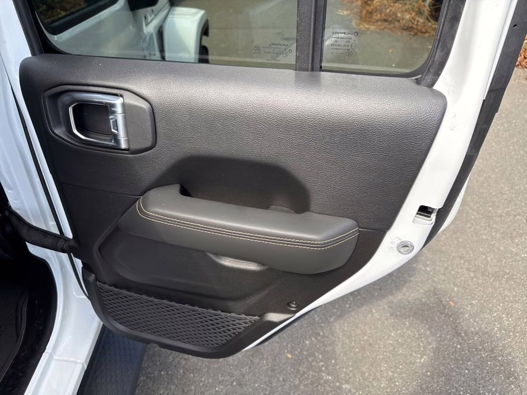 2024 Bright White Clearcoat Jeep Wrangler Sahara 4X4 SUV