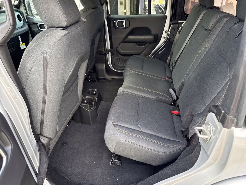 2024 Silver Zynith Clearcoat Jeep Wrangler Sahara 4X4 SUV