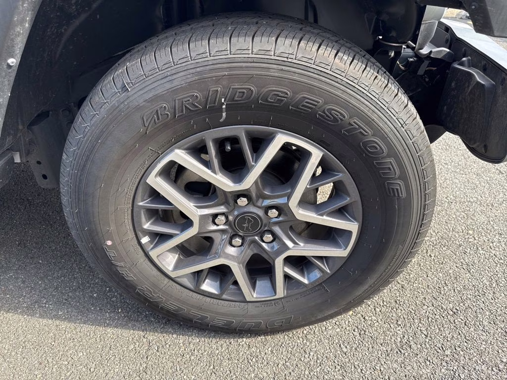 2024 Silver Zynith Clearcoat Jeep Wrangler Sahara 4X4 SUV