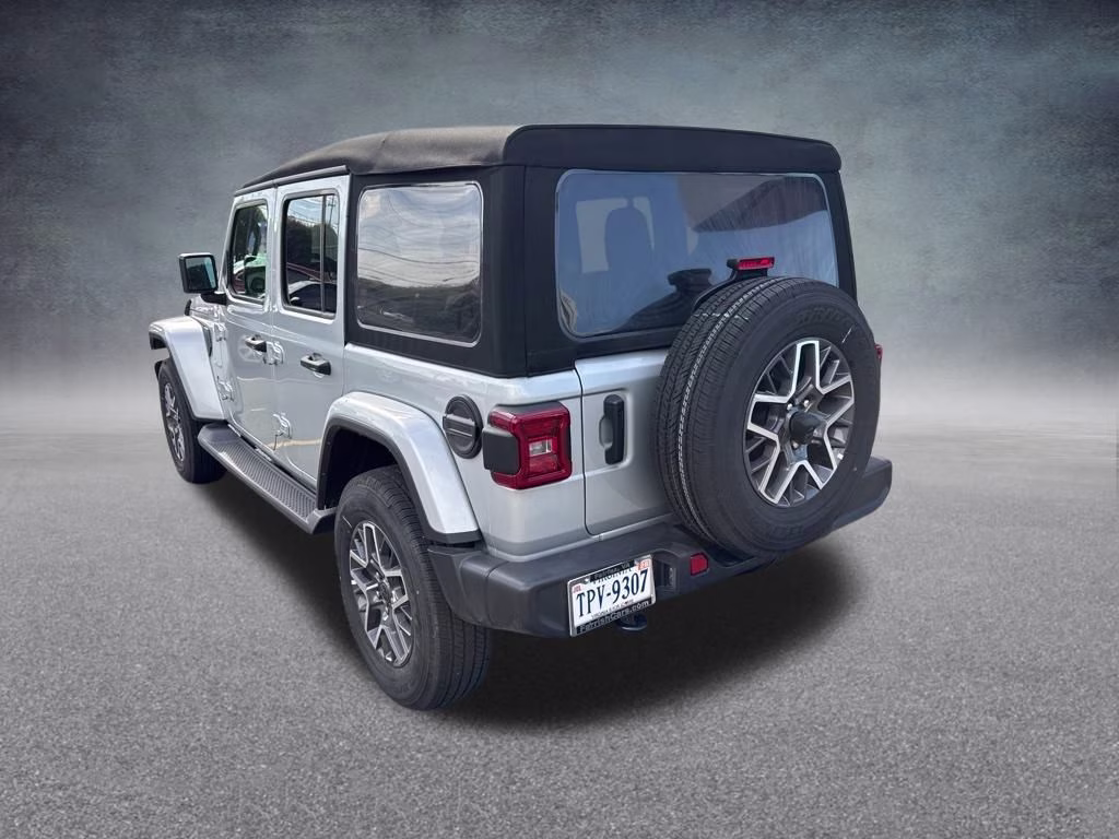 2024 Silver Zynith Clearcoat Jeep Wrangler Sahara 4X4 SUV