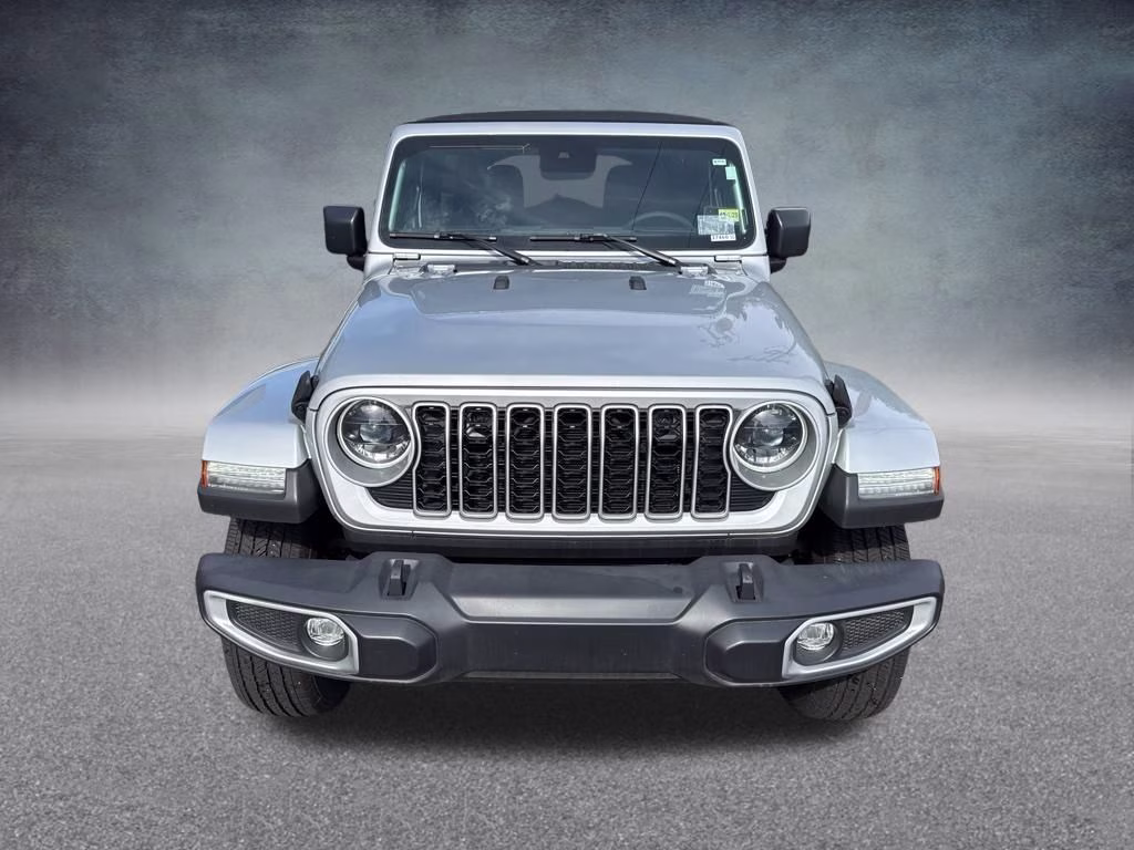 2024 Silver Zynith Clearcoat Jeep Wrangler Sahara 4X4 SUV