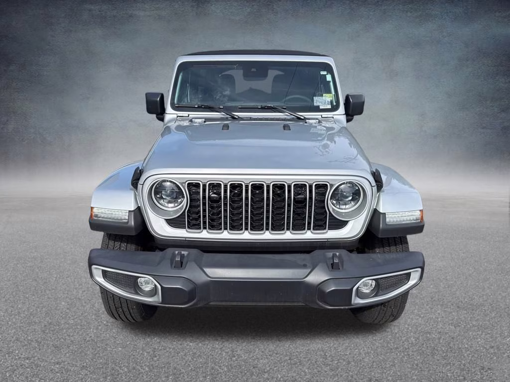 2024 Silver Zynith Clearcoat Jeep Wrangler Sahara 4X4 SUV
