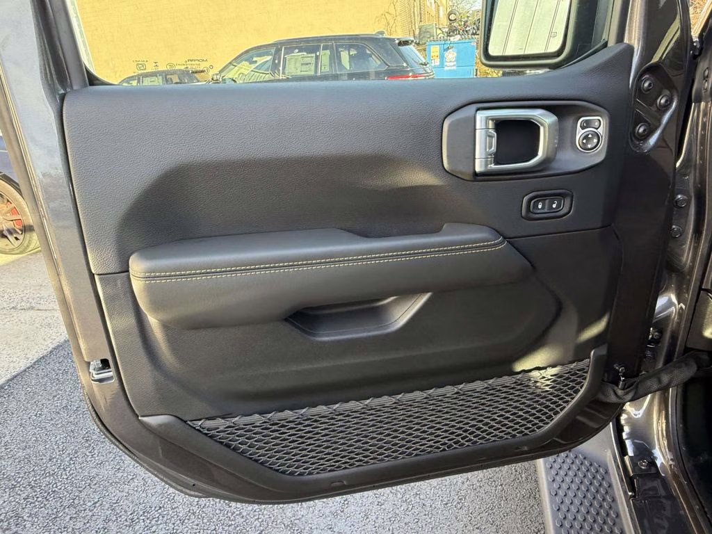 2026 Granite Crystal Metallic Clearcoat Jeep Wrangler Sahara 4X4 SUV