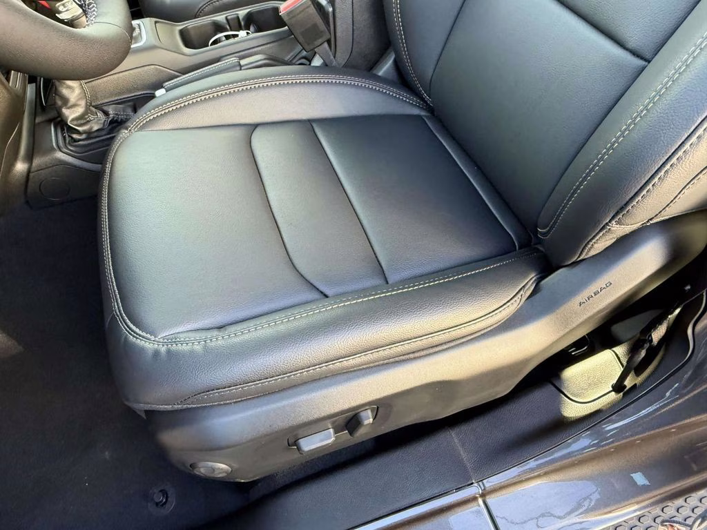 2026 Granite Crystal Metallic Clearcoat Jeep Wrangler Sahara 4X4 SUV