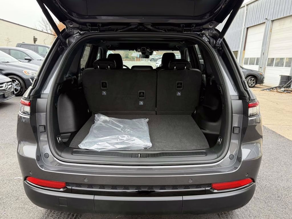 2025 Baltic Gray Metallic Clearcoat Jeep Grand Cherokee Altitude X 4X4 SUV