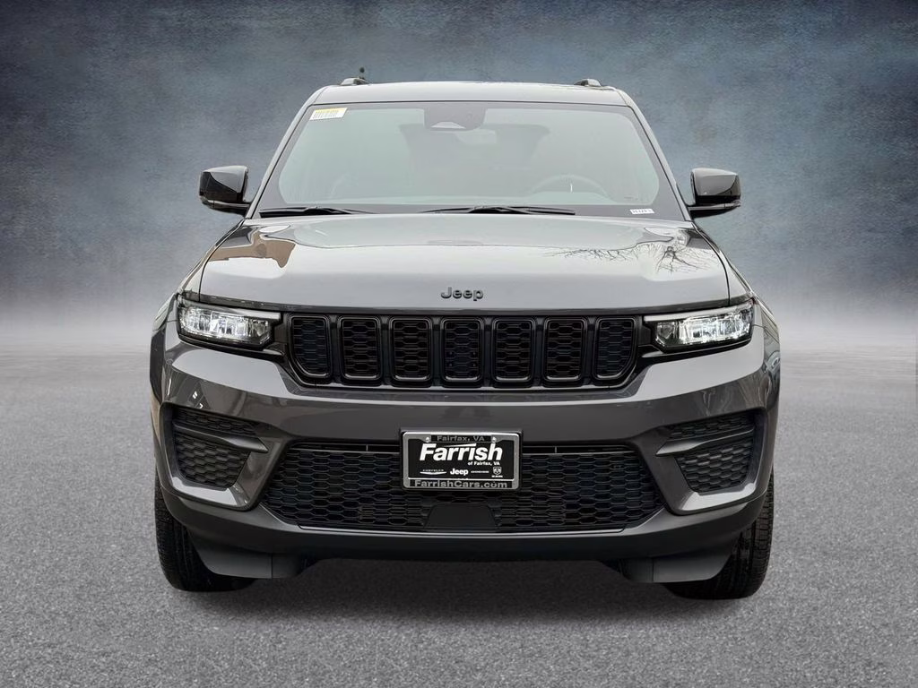 2025 Baltic Gray Metallic Clearcoat Jeep Grand Cherokee Altitude X 4X4 SUV