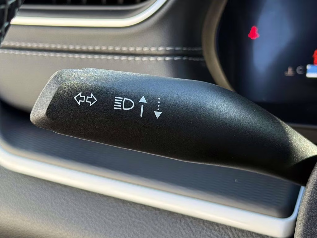 2025 Baltic Gray Metallic Clearcoat Jeep Grand Cherokee Altitude X 4X4 SUV