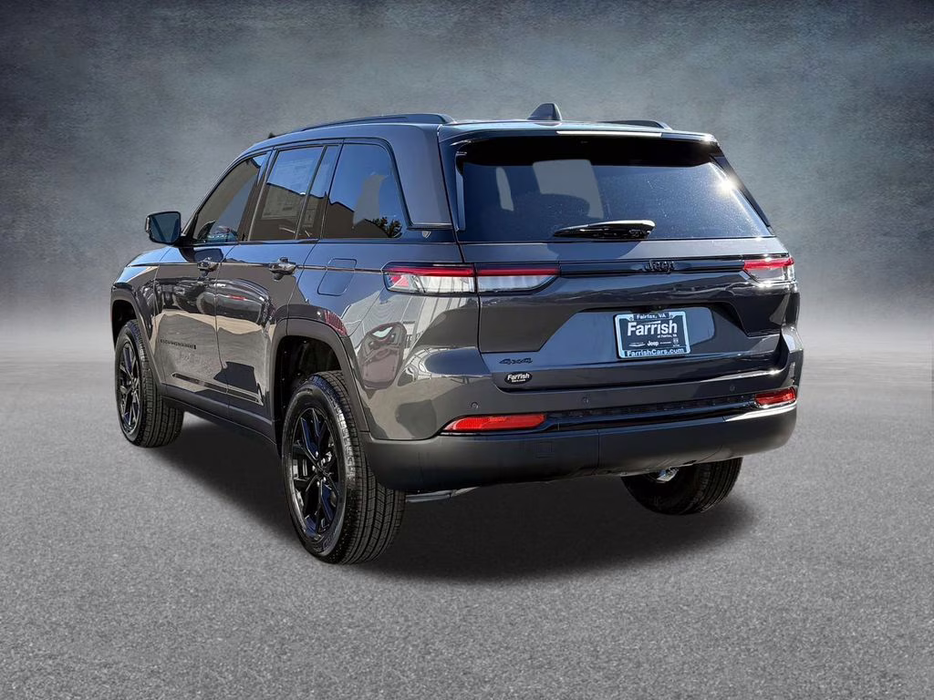 2025 Baltic Gray Metallic Clearcoat Jeep Grand Cherokee Altitude X 4X4 SUV