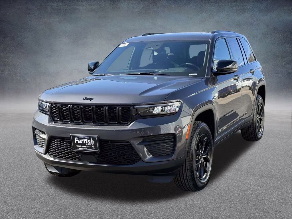 2025 Baltic Gray Metallic Clearcoat Jeep Grand Cherokee Altitude X 4X4 SUV