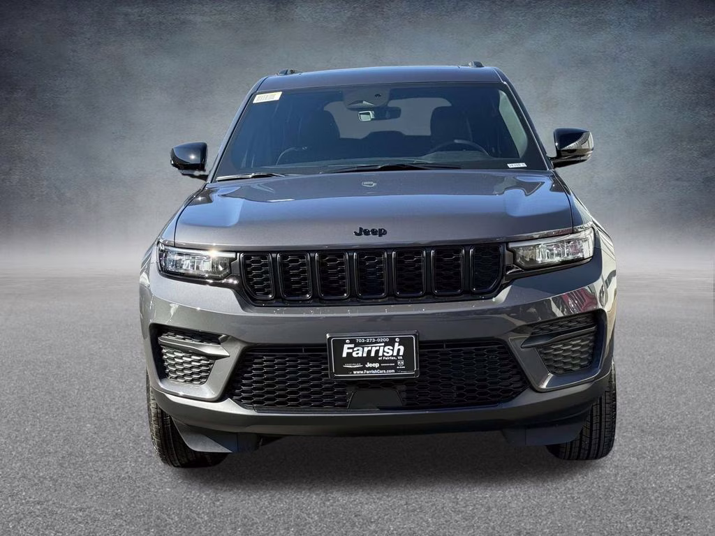 2025 Baltic Gray Metallic Clearcoat Jeep Grand Cherokee Altitude X 4X4 SUV