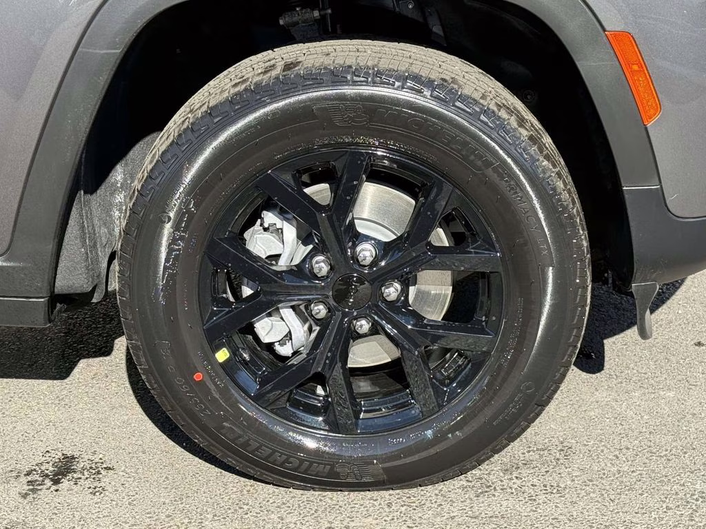 2025 Baltic Gray Metallic Clearcoat Jeep Grand Cherokee Altitude X 4X4 SUV