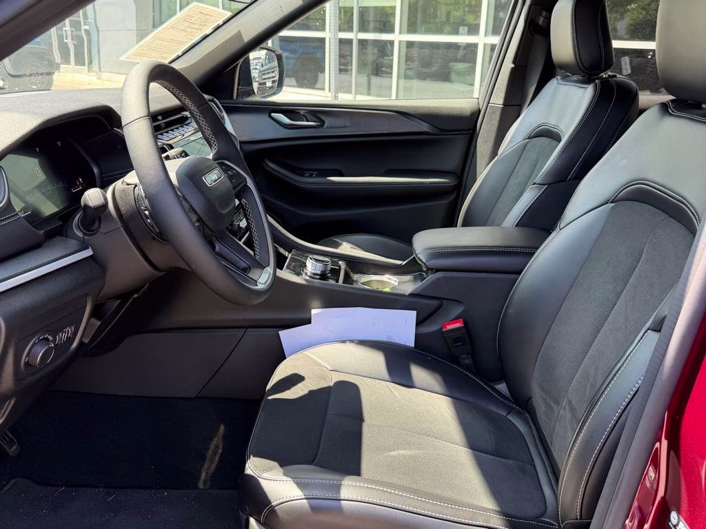 2025 Velvet Red Pearlcoat Jeep Grand Cherokee Altitude X 4X4 SUV