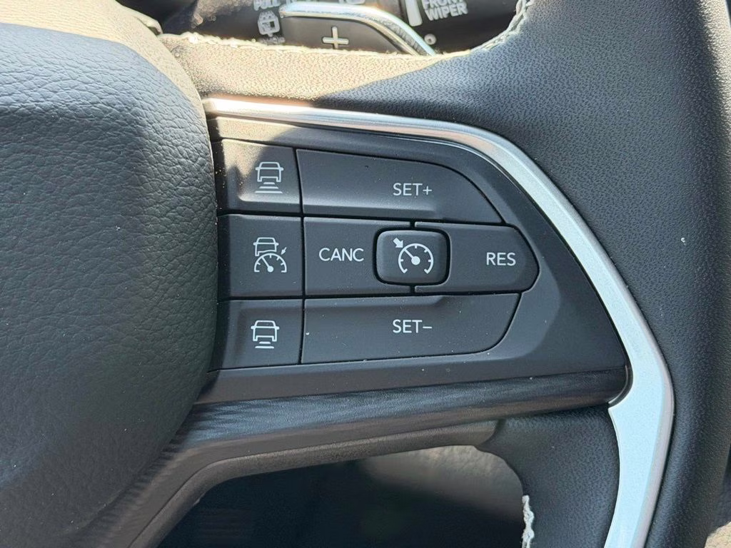 2025 Velvet Red Pearlcoat Jeep Grand Cherokee Altitude X 4X4 SUV