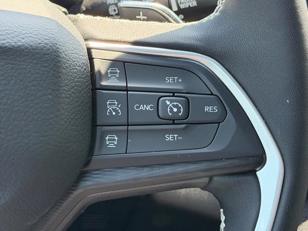 2025 Velvet Red Pearlcoat Jeep Grand Cherokee Altitude X 4X4 SUV