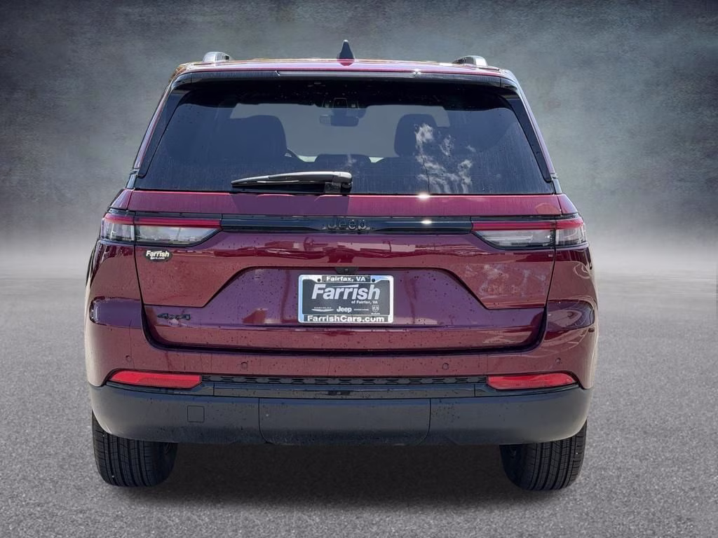 2025 Velvet Red Pearlcoat Jeep Grand Cherokee Altitude X 4X4 SUV