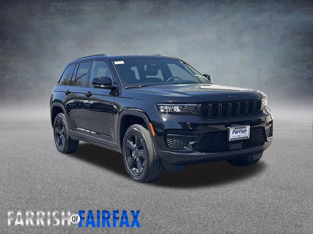 2025 Diamond Black Crystal Pearlcoat Jeep Grand Cherokee Altitude X 4X4 SUV