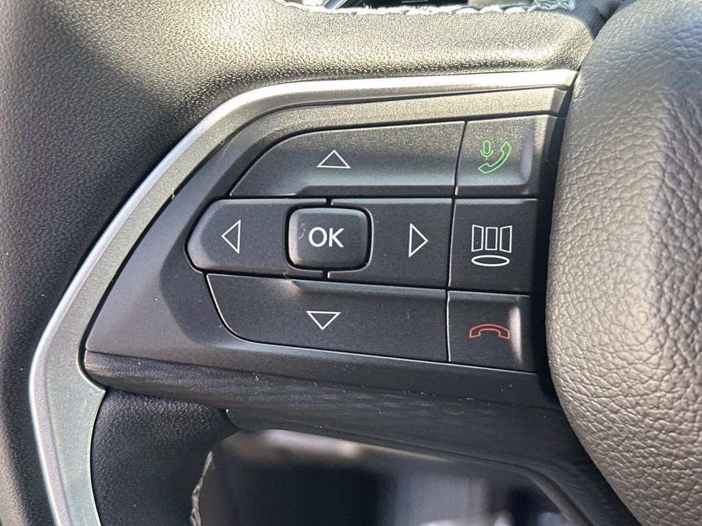 2025 Diamond Black Crystal Pearlcoat Jeep Grand Cherokee Altitude X 4X4 SUV