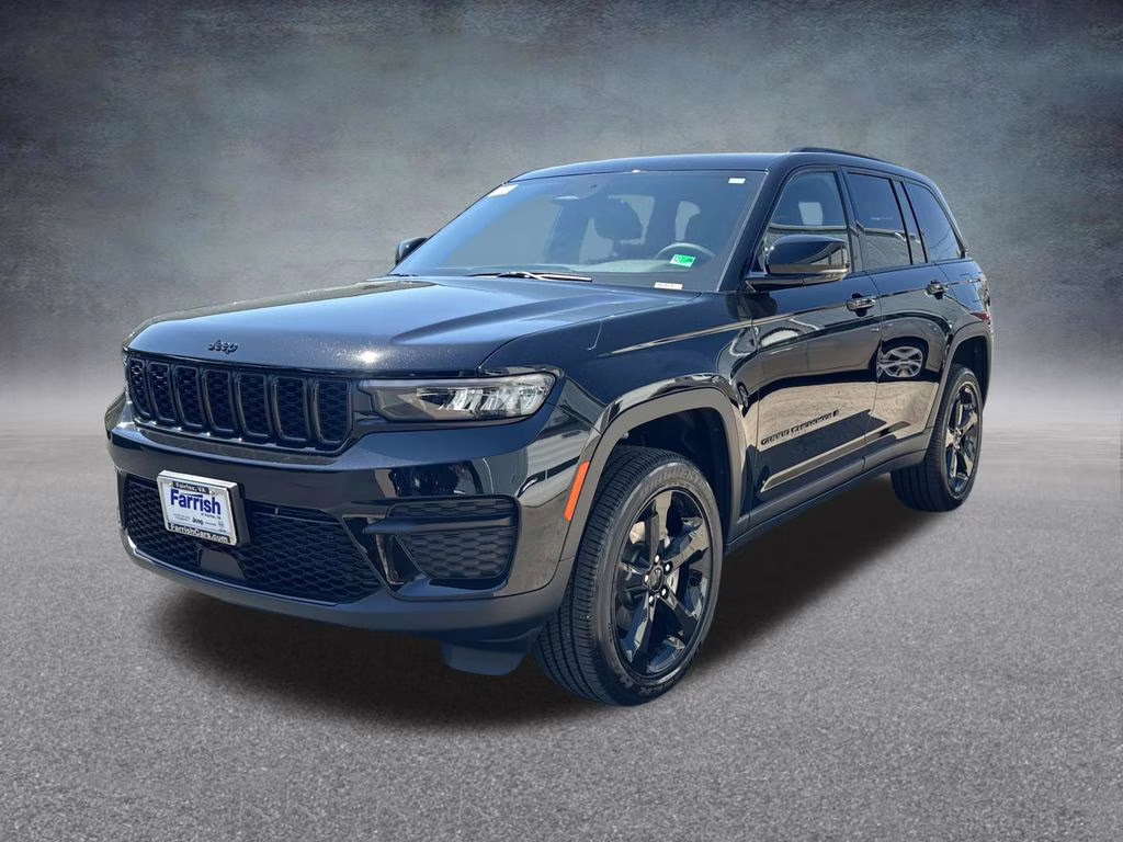 2025 Diamond Black Crystal Pearlcoat Jeep Grand Cherokee Altitude X 4X4 SUV