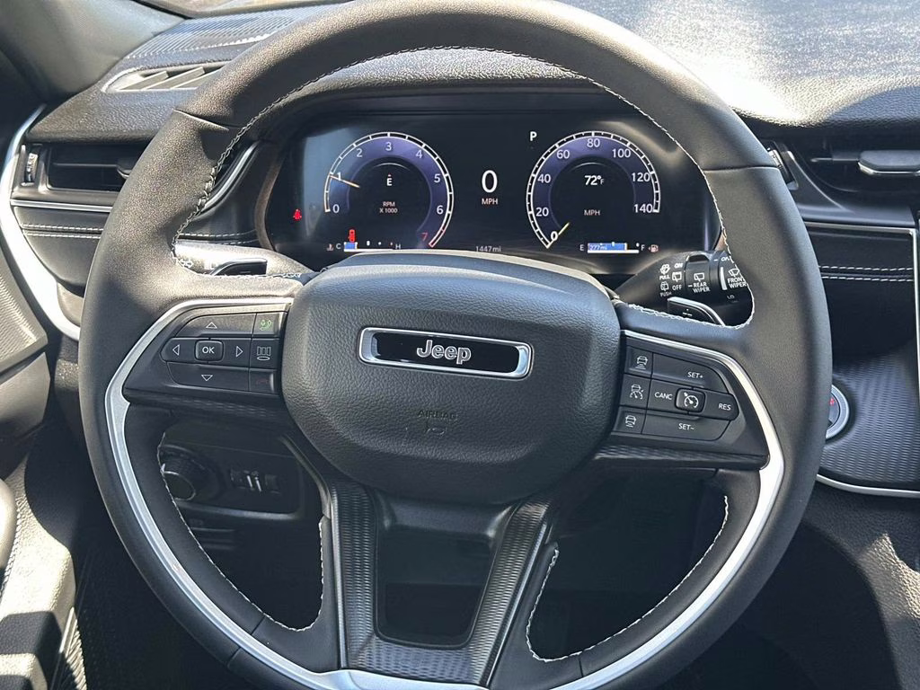 2025 Diamond Black Crystal Pearlcoat Jeep Grand Cherokee Altitude X 4X4 SUV