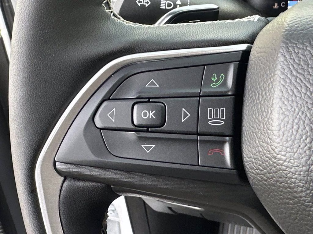 2025 Bright White Clearcoat Jeep Grand Cherokee Altitude X 4X4 SUV