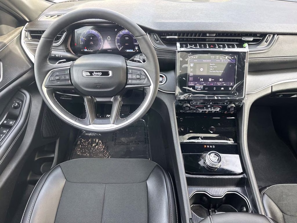 2025 Bright White Clearcoat Jeep Grand Cherokee Altitude X 4X4 SUV