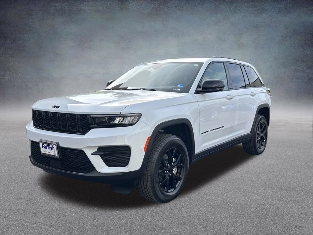 2025 Bright White Clearcoat Jeep Grand Cherokee Altitude X 4X4 SUV