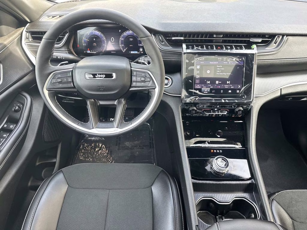 2025 Bright White Clearcoat Jeep Grand Cherokee Altitude X 4X4 SUV