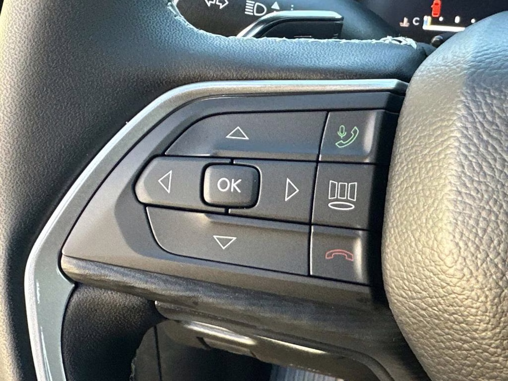 2025 Diamond Black Crystal Pearlcoat Jeep Grand Cherokee Altitude X 4X4 SUV