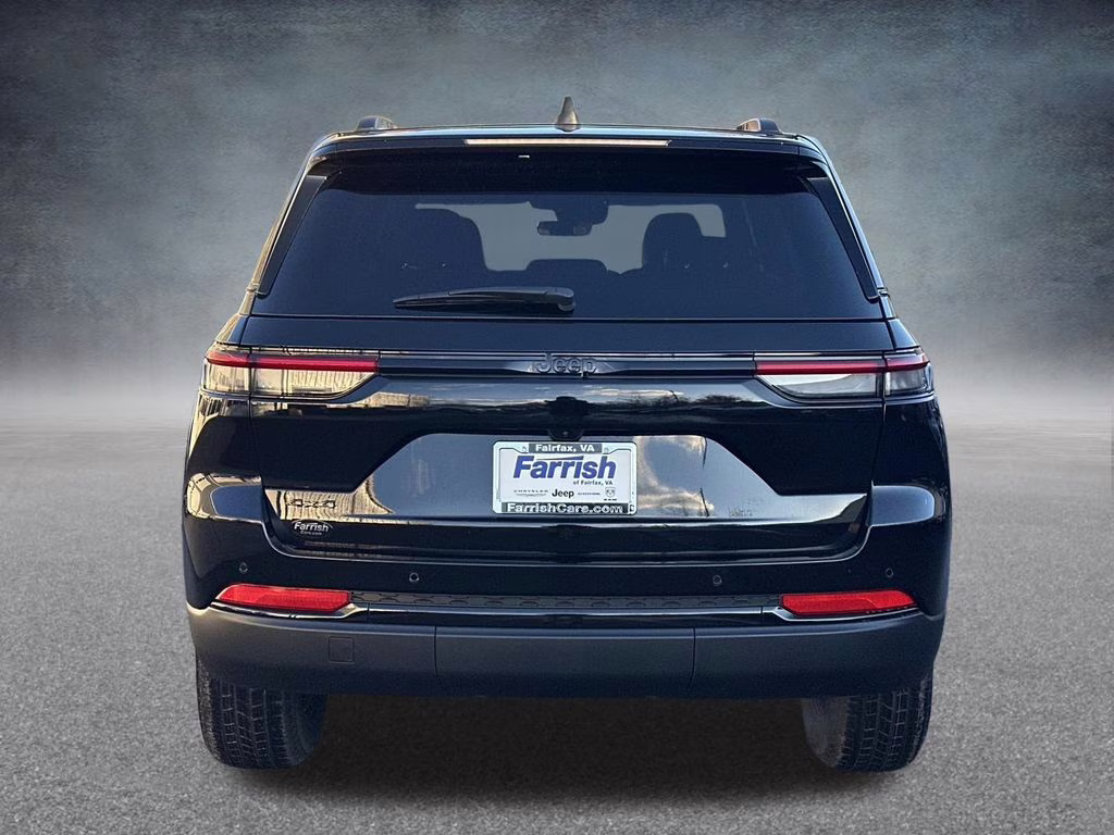 2025 Diamond Black Crystal Pearlcoat Jeep Grand Cherokee Altitude X 4X4 SUV