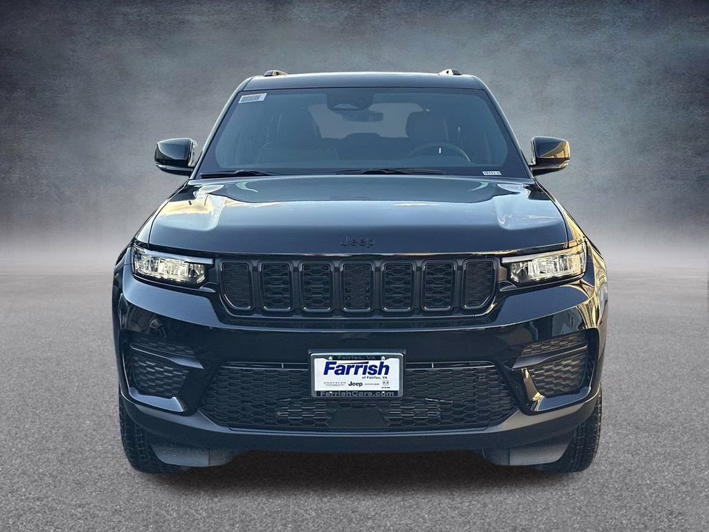 2025 Diamond Black Crystal Pearlcoat Jeep Grand Cherokee Altitude X 4X4 SUV