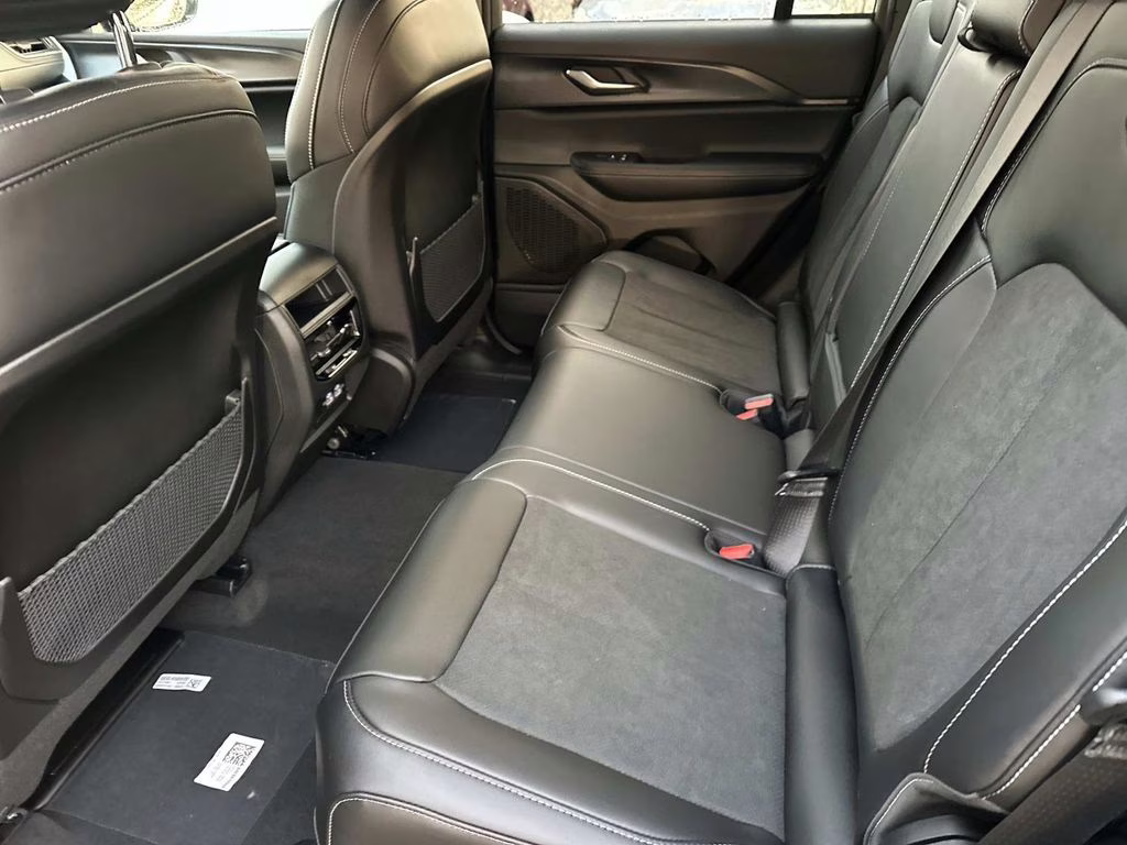 2025 Baltic Gray Metallic Clearcoat Jeep Grand Cherokee Altitude X 4X4 SUV