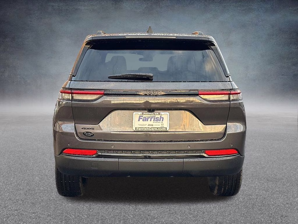 2025 Baltic Gray Metallic Clearcoat Jeep Grand Cherokee Altitude X 4X4 SUV