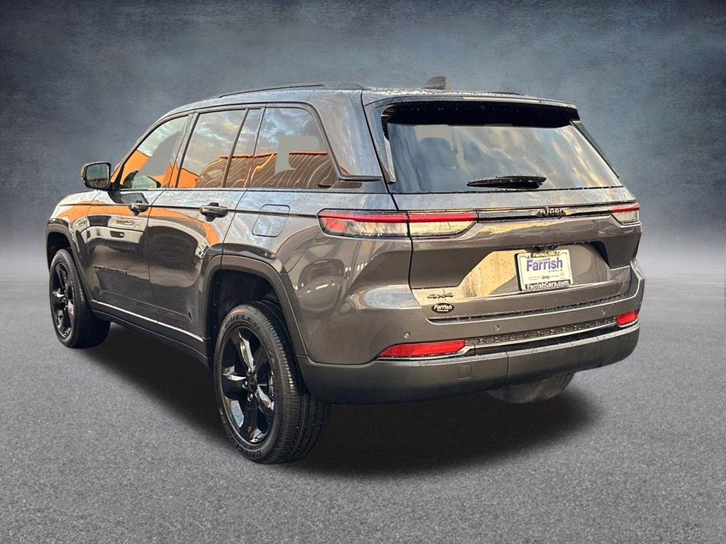 2025 Baltic Gray Metallic Clearcoat Jeep Grand Cherokee Altitude X 4X4 SUV