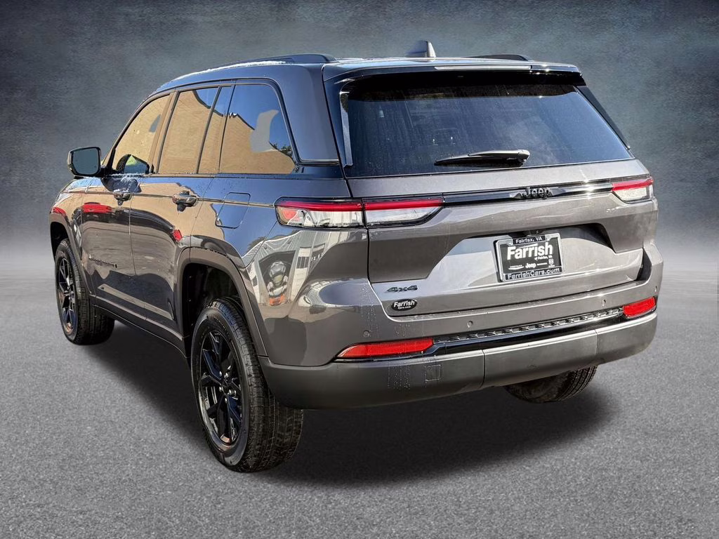 2025 Baltic Gray Metallic Clearcoat Jeep Grand Cherokee Altitude X 4X4 SUV