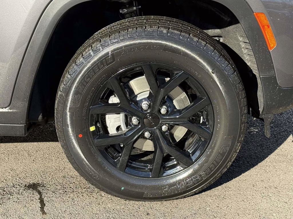 2025 Baltic Gray Metallic Clearcoat Jeep Grand Cherokee Altitude X 4X4 SUV