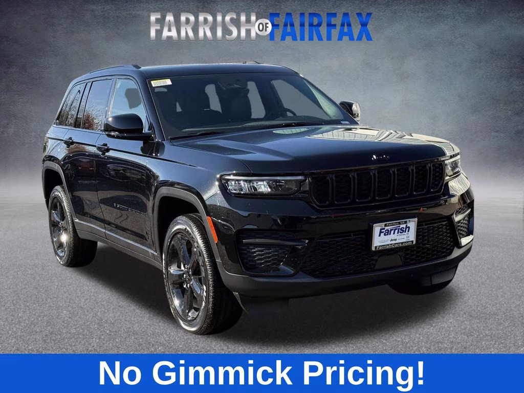 2025 Diamond Black Crystal Pearlcoat Jeep Grand Cherokee Altitude X 4X4 SUV